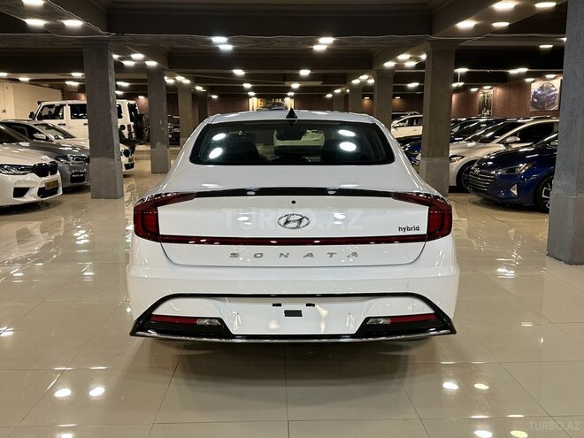 Hyundai Sonata-5