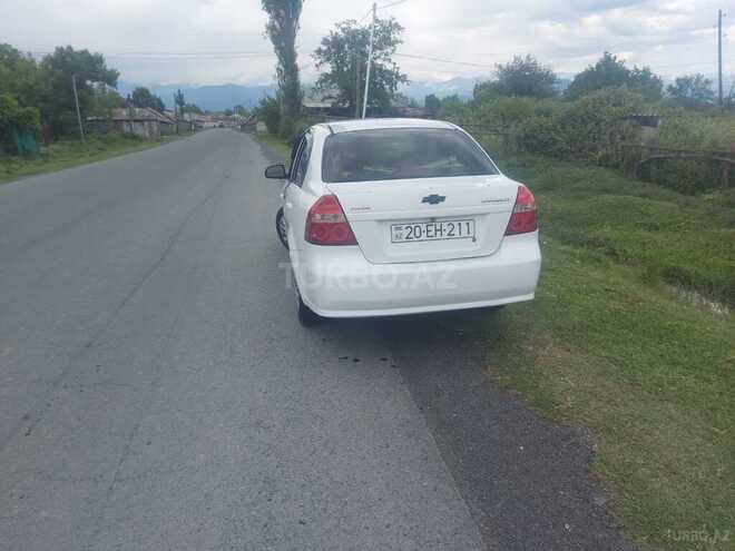 Chevrolet Aveo-10