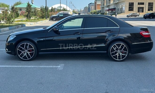 Mercedes E 300 d 2010, 366,000 km - 3.0 l - Bakı