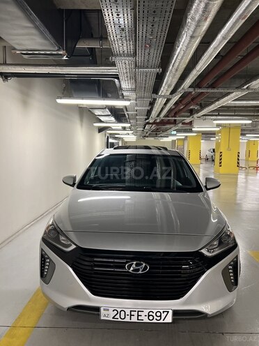 Hyundai IONIQ-1
