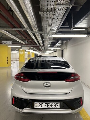Hyundai IONIQ-2