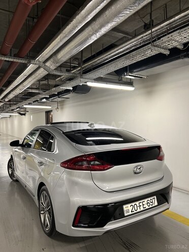 Hyundai IONIQ-7