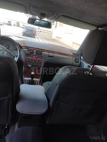 Mercedes E 230 1997, 96,000 km - 2.3 l - Bakı