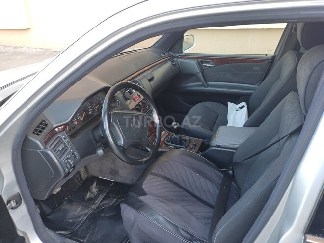 Mercedes E 230 1997, 96,000 km - 2.3 l - Bakı