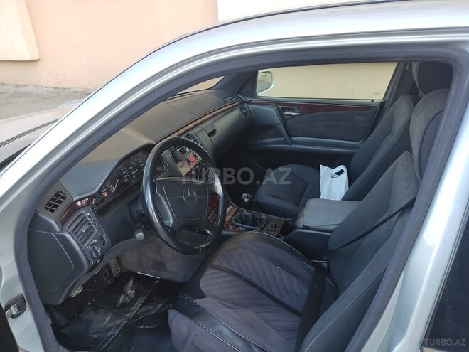 Mercedes E 230 1997, 96,000 km - 2.3 l - Bakı