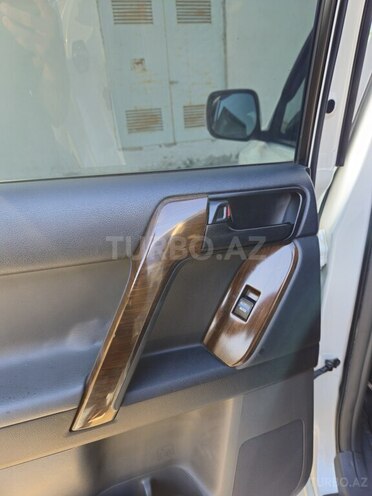 Toyota Land Cruiser Prado 2010, 230,000 km - 2.7 л - Bakı
