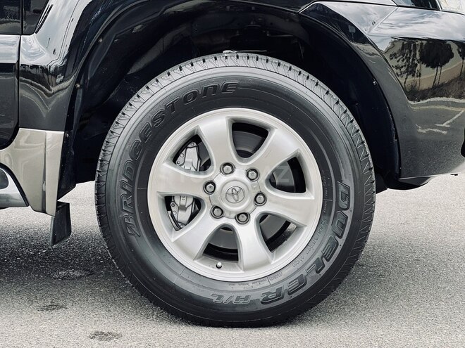 Toyota Land Cruiser Prado-21