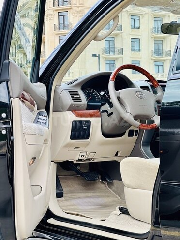 Toyota Land Cruiser Prado-16