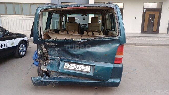 Mercedes V 230 2000, 250,000 km - 2.3 l - Gəncə