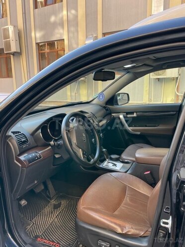Kia Sorento-12