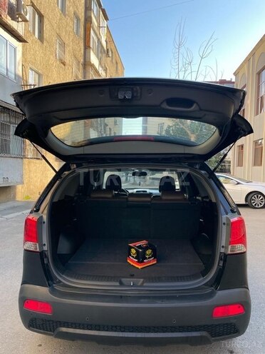 Kia Sorento-13