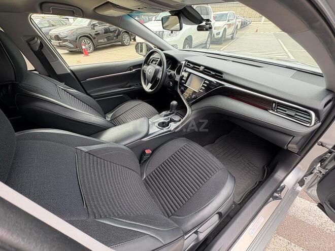 Toyota Camry-8