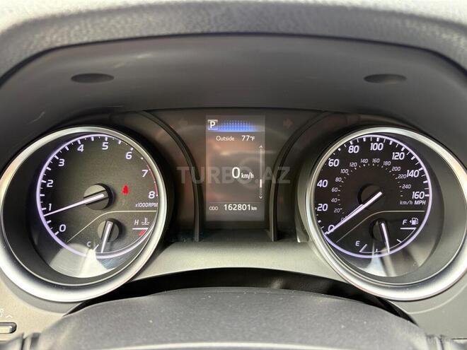 Toyota Camry-12