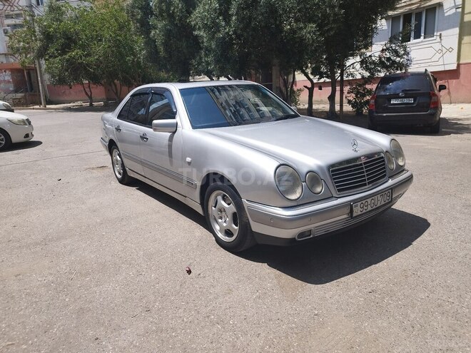 Mercedes E 240 1998, 220,000 km - 2.4 l - Sumqayıt