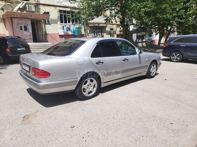 Mercedes E 240 1998, 220,000 km - 2.4 l - Sumqayıt