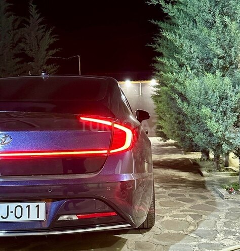 Hyundai Sonata-12