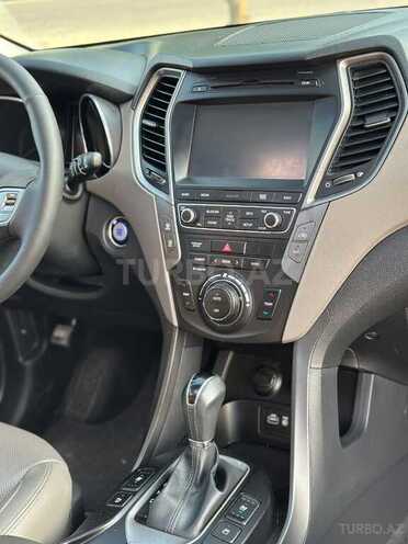 Hyundai Santa Fe-15