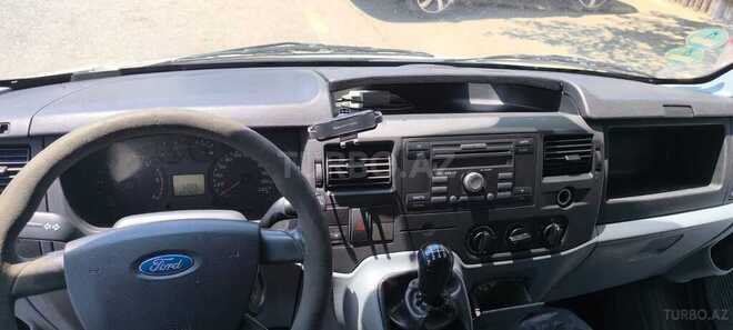 Ford Transit-8