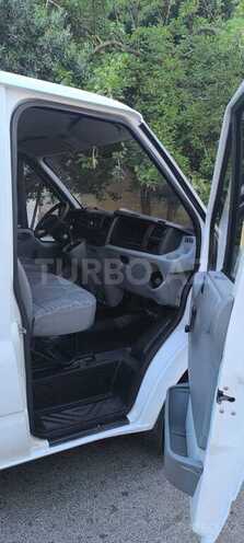 Ford Transit-9