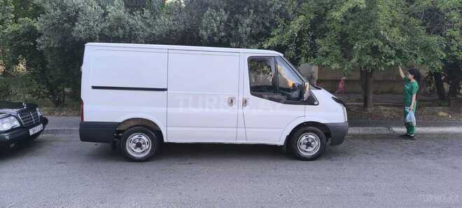 Ford Transit-4