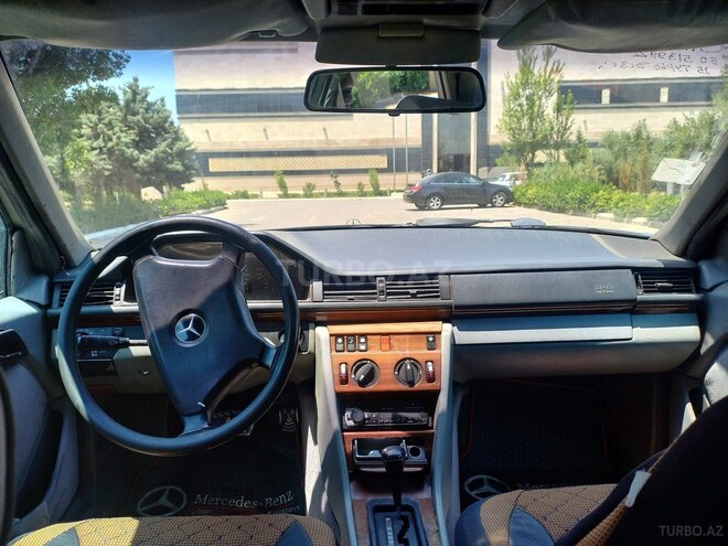 Mercedes E 250 1994, 394,626 km - 2.5 л - Bakı