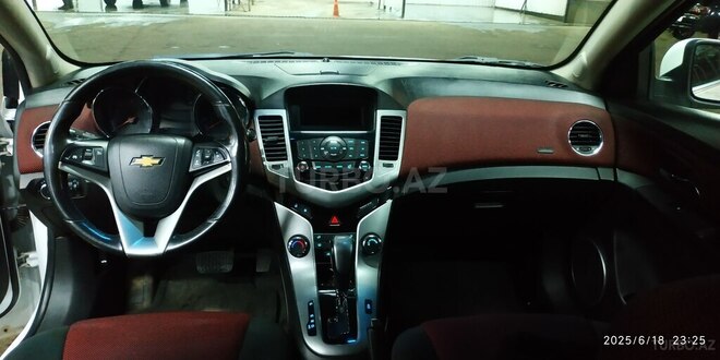 Chevrolet Cruze-11