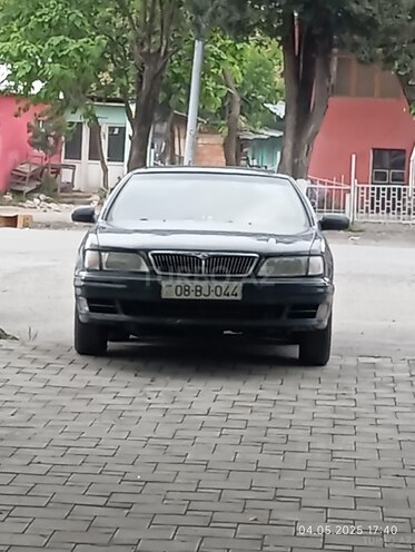 Nissan Maxima-1