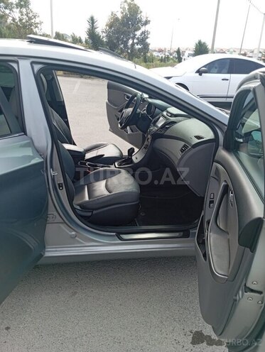 Hyundai Elantra 2015, 212,433 km - 1.8 l - Bakı