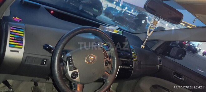 Toyota Prius-11