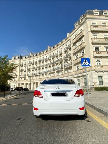 Hyundai Accent 2016, 215,000 km - 1.4 l - Bakı