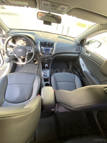 Hyundai Accent 2016, 215,000 km - 1.4 l - Bakı
