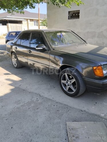 Mercedes E 230 1987, 400,000 km - 2.3 л - Bakı