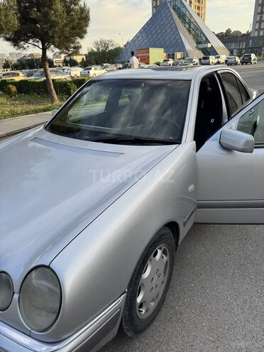 Mercedes E 230 1996, 305,240 km - 2.3 l - Bakı