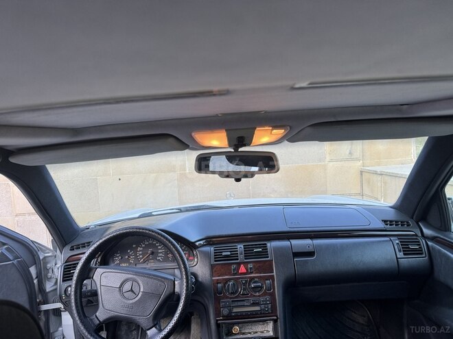 Mercedes E 230 1996, 305,240 km - 2.3 l - Bakı