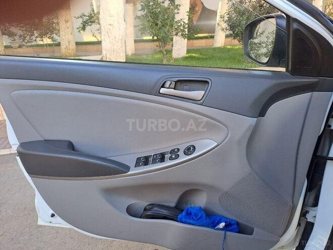 Hyundai Accent 2015, 144,841 km - 1.6 л - Bakı