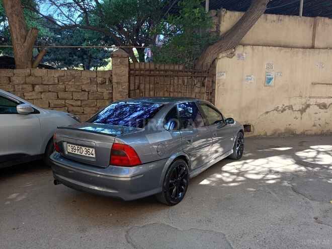 Opel Vectra 2000, 323,000 km - 1.8 l - Bakı