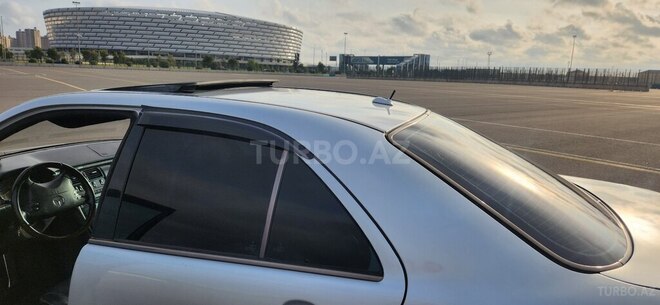 Mercedes E 270 2001, 360,000 km - 2.7 l - Bakı