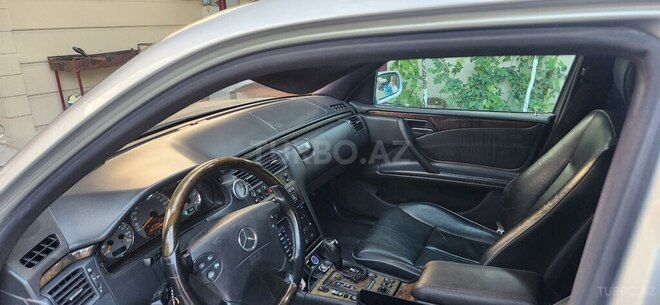 Mercedes E 270 2001, 360,000 km - 2.7 l - Bakı