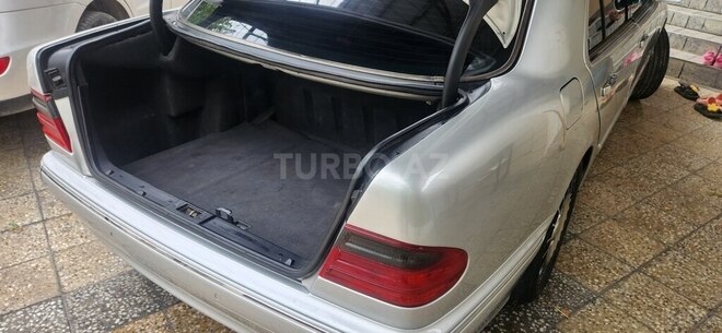 Mercedes E 270 2001, 360,000 km - 2.7 l - Bakı
