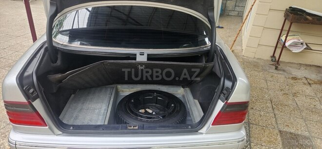 Mercedes E 270 2001, 360,000 km - 2.7 l - Bakı