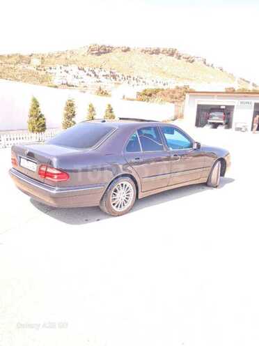 Mercedes E 270 2001, 268,534 km - 2.7 l - Bakı