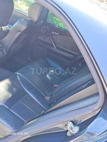 Mercedes E 270 2001, 268,534 km - 2.7 l - Bakı