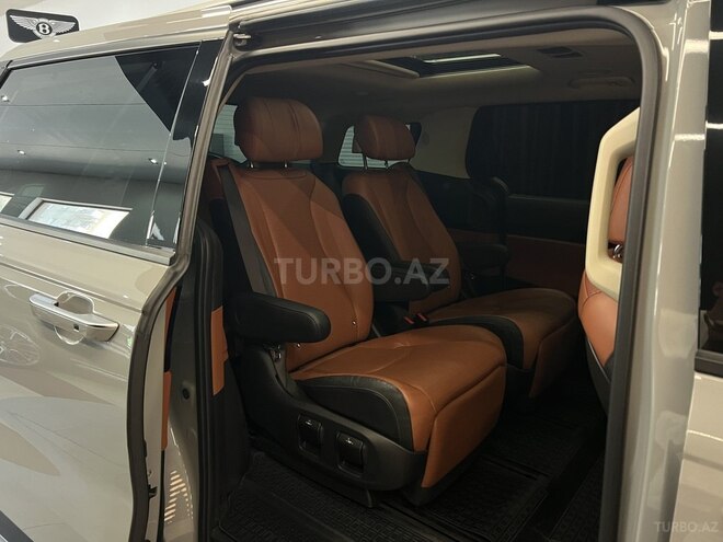 Kia Carnival-13