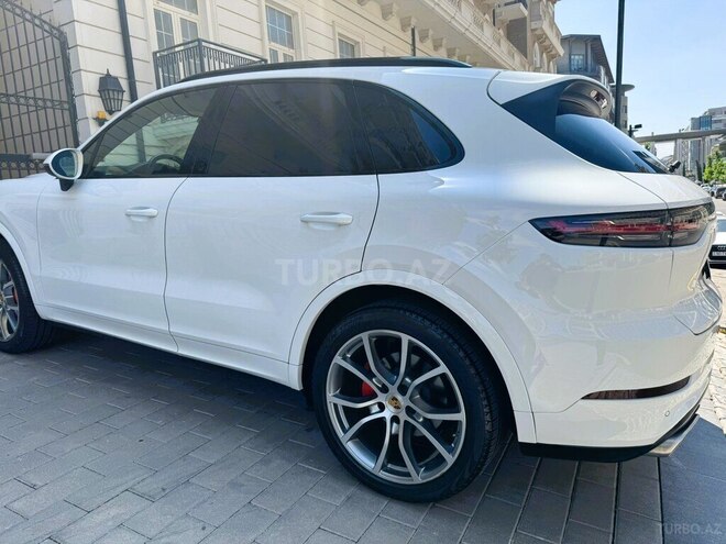 Porsche Cayenne-10