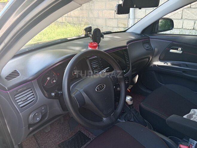 Kia Rio 2008, 404,780 km - 1.4 l - Şamaxı