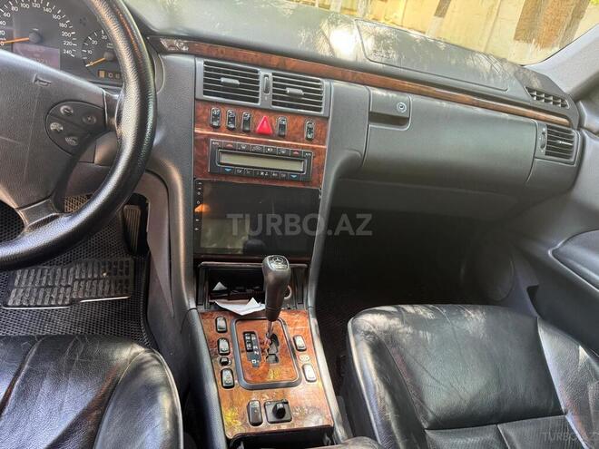 Mercedes E 240 2000, 170,321 km - 2.4 л - Sabirabad