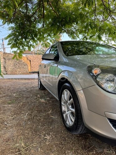 Opel Astra 2006, 260,000 km - 1.4 л - Bakı
