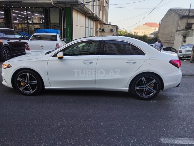 Mercedes  2019, 82,881 km - 2.0 l - Bakı