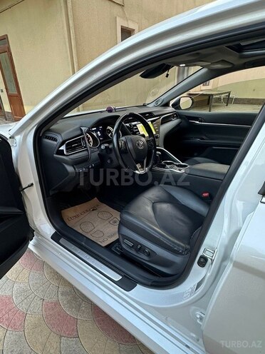 Toyota Camry-11