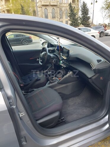 Peugeot 208 2022, 37,200 km - 1.2 l - Bakı